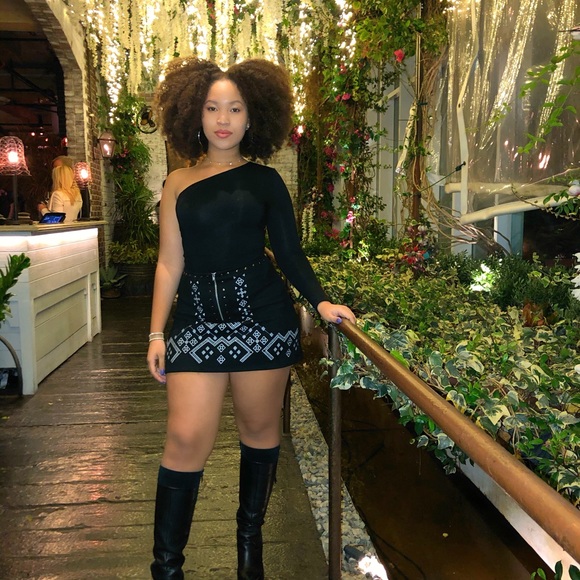 Meet your Posher, Donni 💕 - Picture 8 of 16